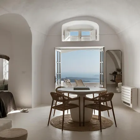 Aqua Luxury By Nomee Hospitality Group